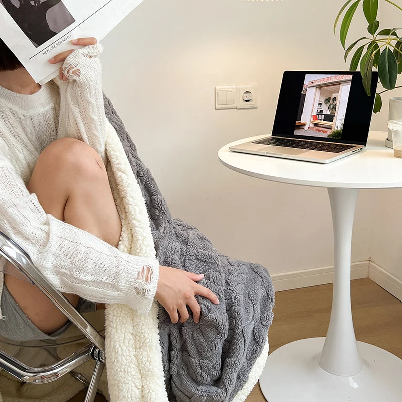 Super Soft Throwd -deken Premium Silky Flanel Fleece 3D Geroolde lichtgewicht beddeken Al het hele seizoen Gebruik - Grijs